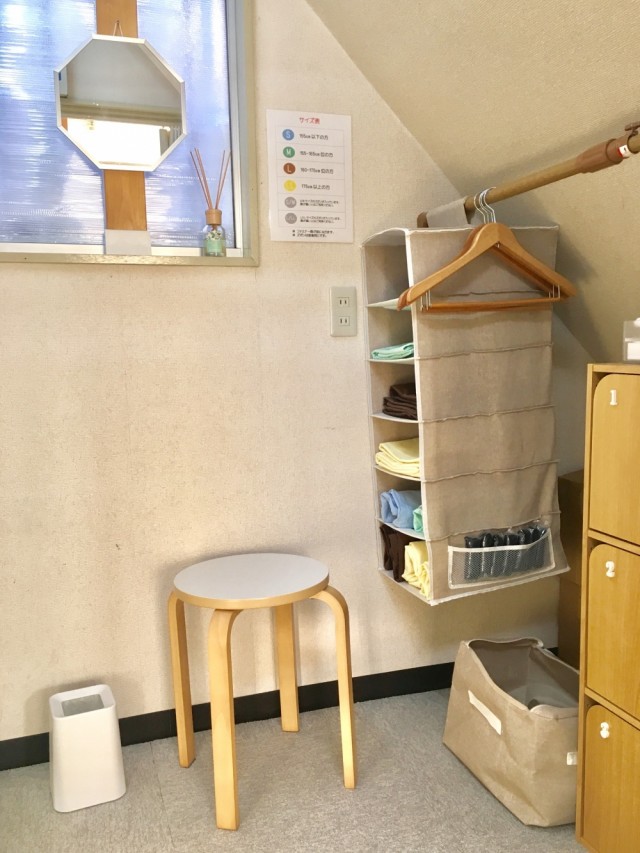 更衣室の雰囲気1。柏市で整体なら宮田カイロプラクティックにお任せください。